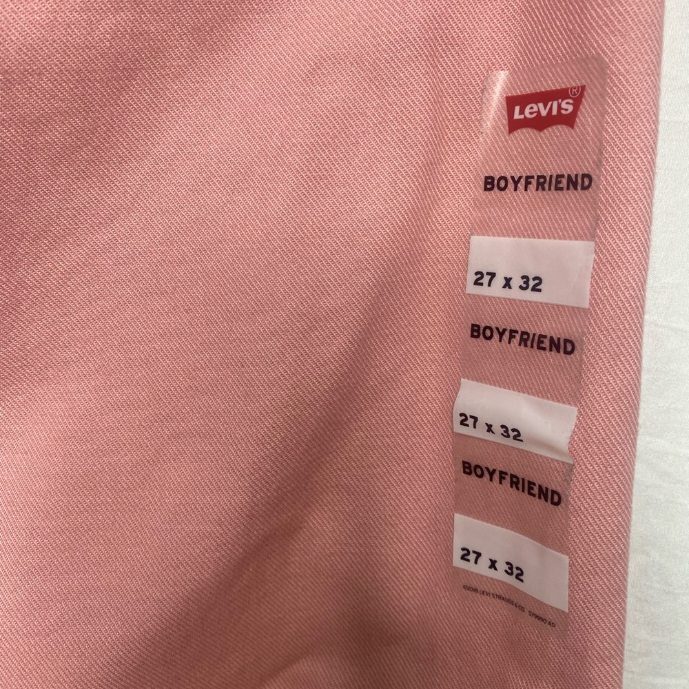 Levis, nwt pink color, size W27 x L 32 - Picture 6 of 7